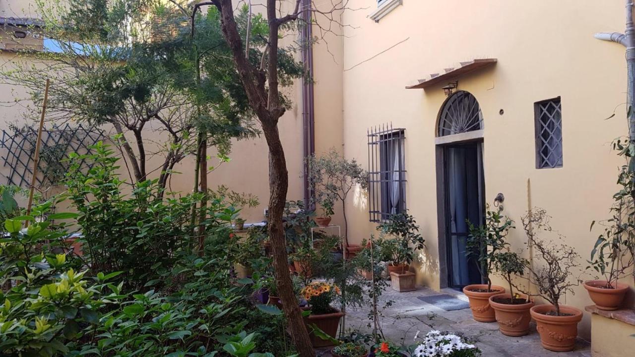 Cynthia'S Garden - Apartment With Private Garden In Santa Croce Florence Exterior photo