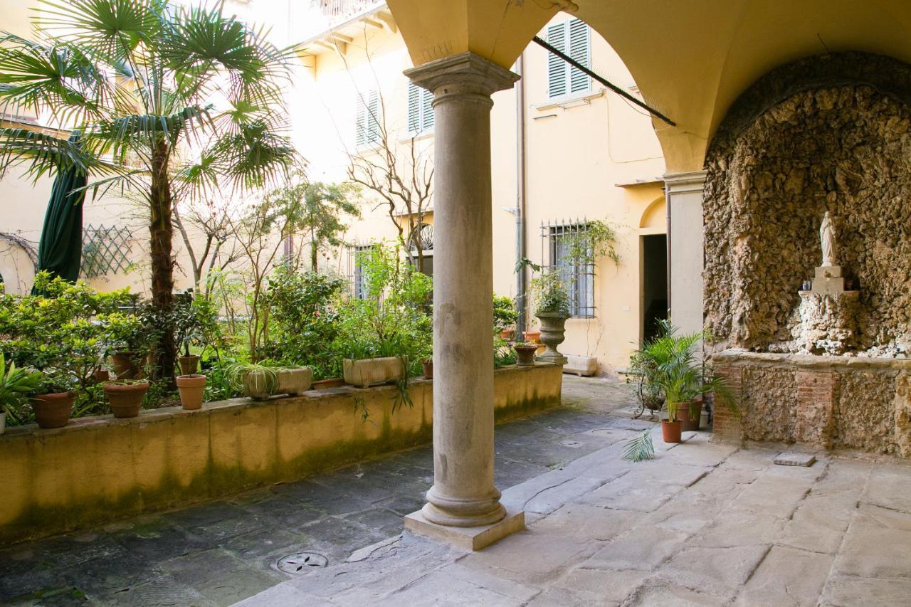 Cynthia'S Garden - Apartment With Private Garden In Santa Croce Florence Exterior photo