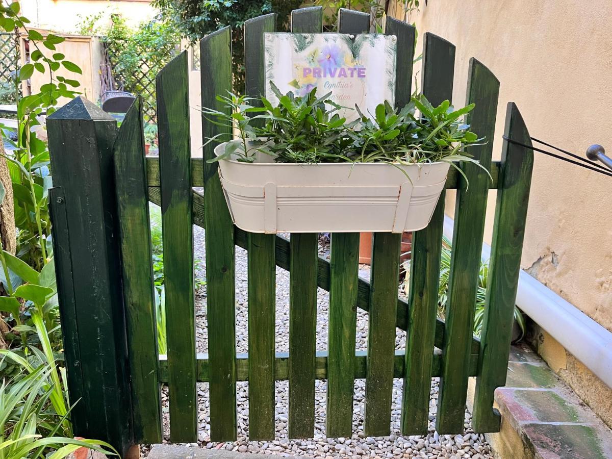 Cynthia'S Garden - Apartment With Private Garden In Santa Croce Florence Exterior photo